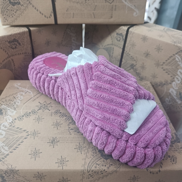 Courdroy Criss-cross Flip Flop - Picture 4 of 6